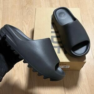 adidas Yeezy Slide Onyx Men's HQ6448 Size 8 US BRAND NEW